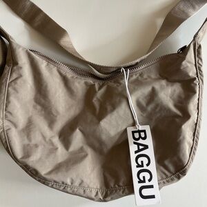 New Baggu Bag in taupe